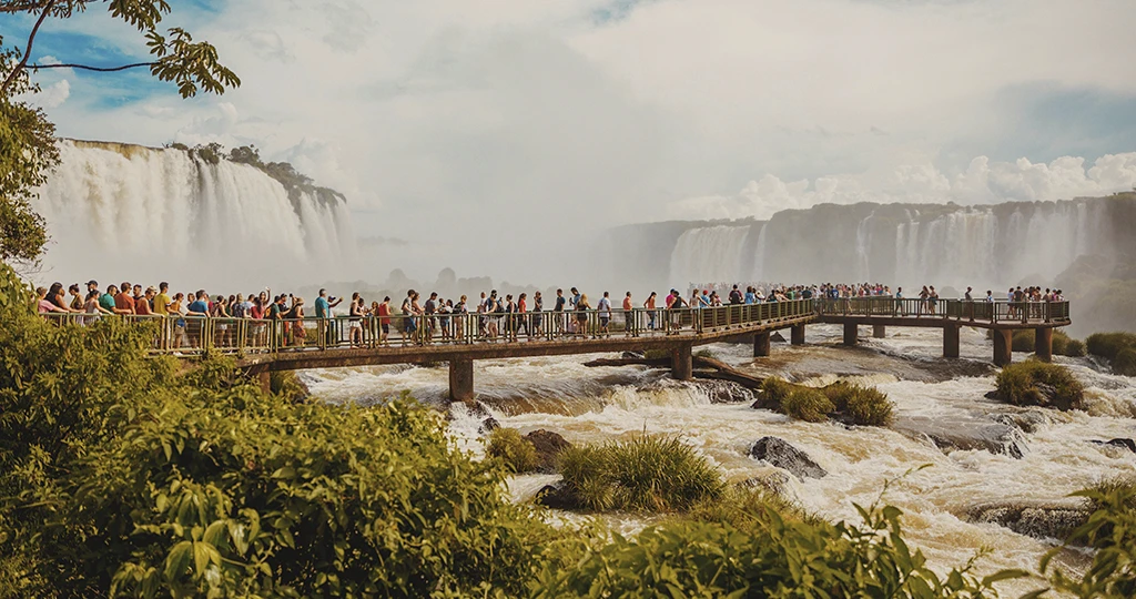 iguazu-falls-unsplash-24-henrique-felix-7HralhQan4s-unsplash